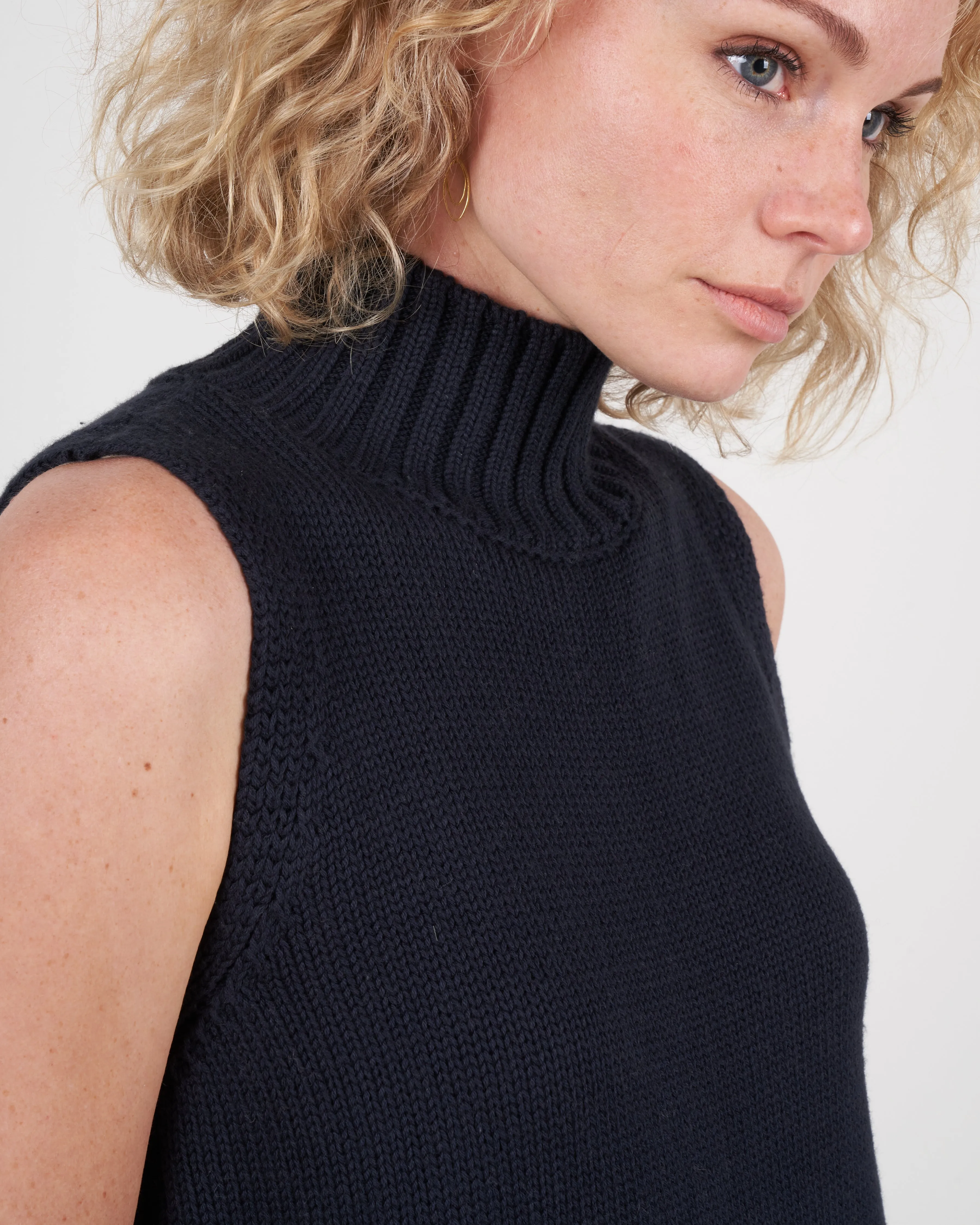 anna sleeveless turtleneck - navy