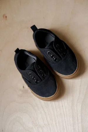 Black Laceless Sneakers: 6